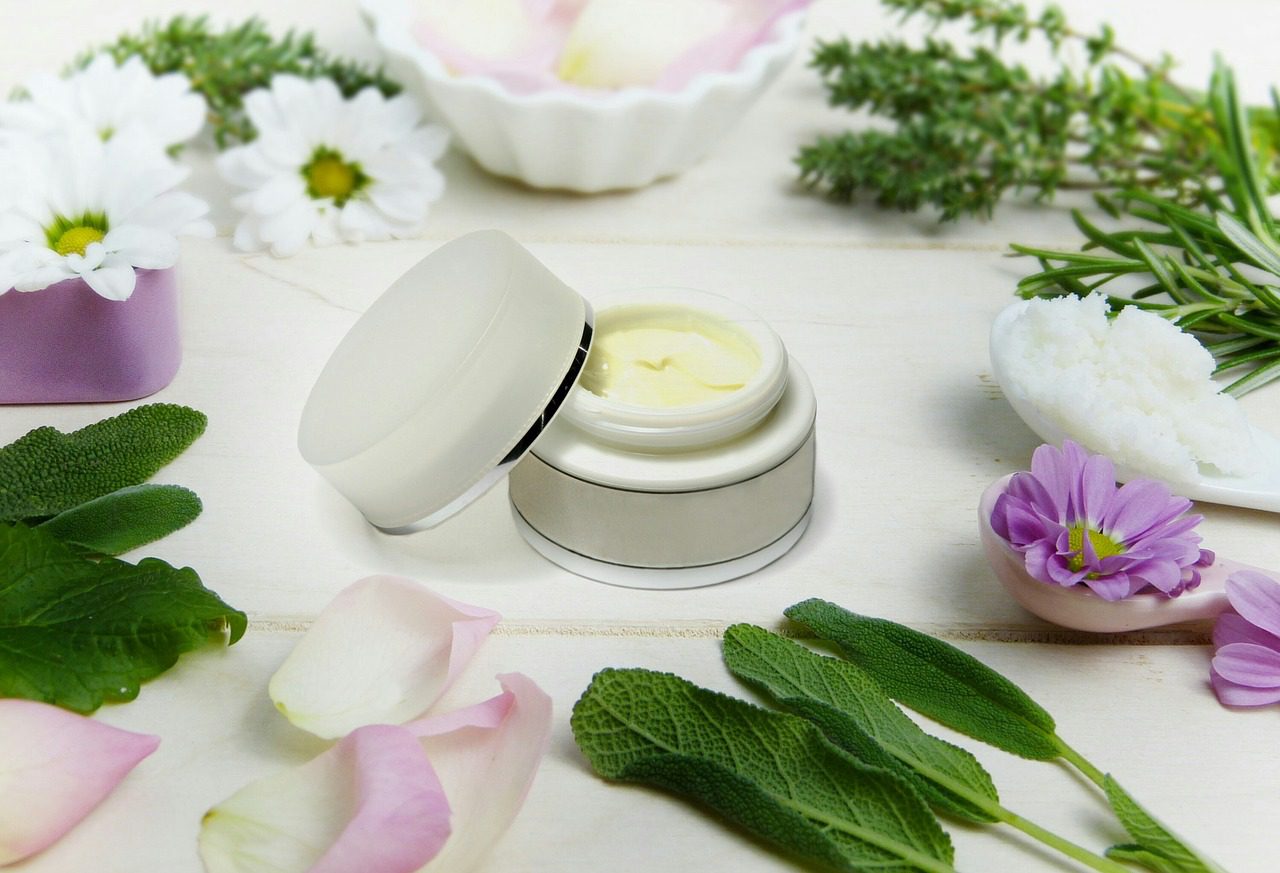 Fabriquer ses cosm&eacute;tiques : 6 &eacute;tapes pour se lancer comme une pro