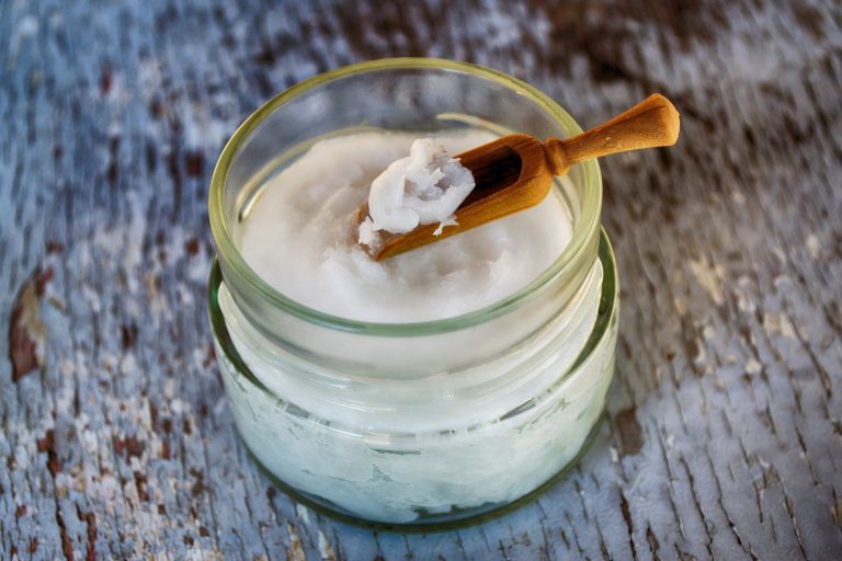 Les bienfaits insoupçonnés de l'huile de coco pour le visage