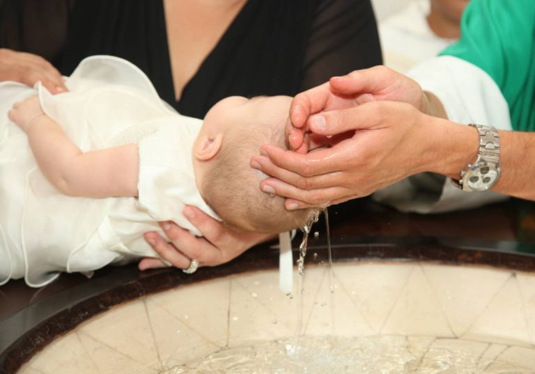 Quel bijou offrir pour un baptême