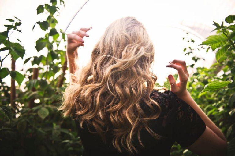 Les produits naturels pour faire pousser vos cheveux