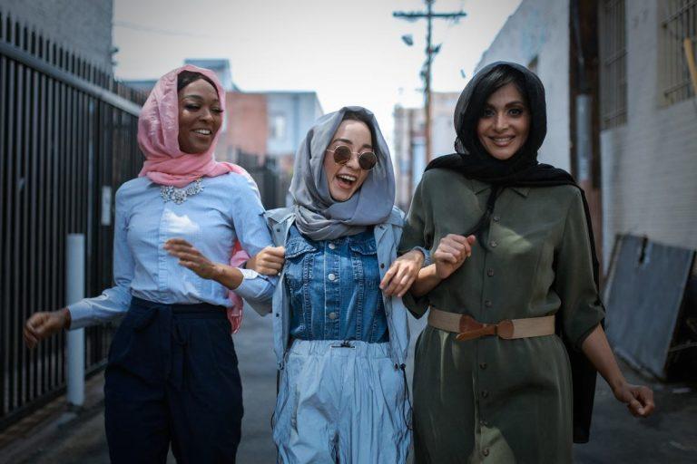 Comment et avec quoi porter un foulard