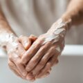 Soins Mains S&egrave;ches