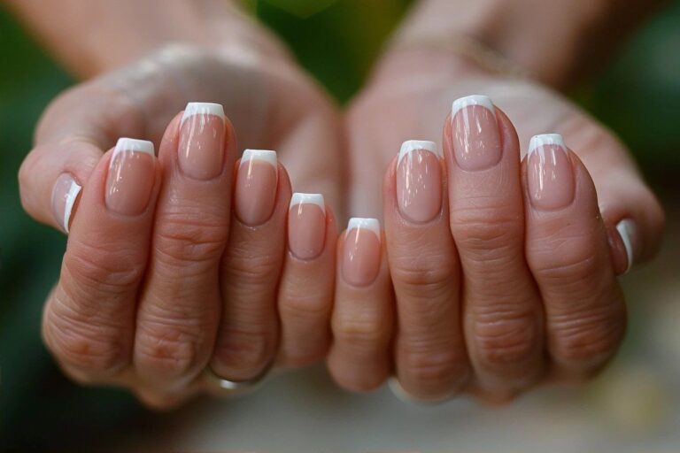 Comment faire une manucure sur ongles rongés ?