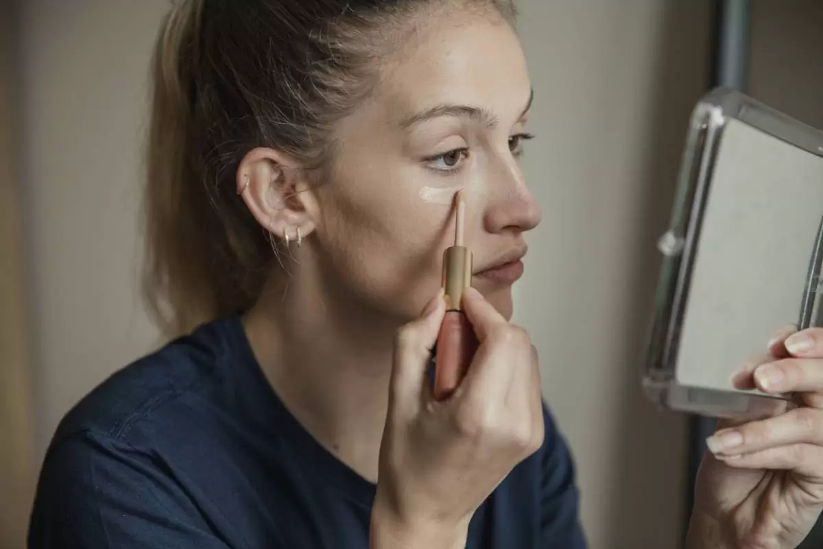 Anti-cernes stick : une révolution make-up à adopter