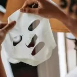 Comment choisir et utiliser un masque de nuit pour le visage