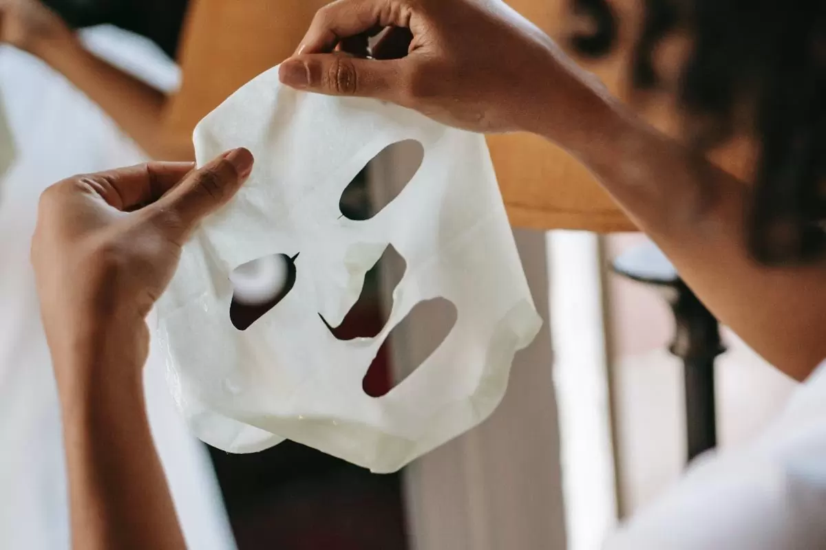Comment choisir et utiliser un masque de nuit pour le visage