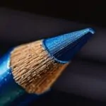 Crayon yeux bleu électrique : Conseils pour sublimer votre regard