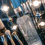 Spray fixateur maquillage : les secrets pour une tenue impeccable